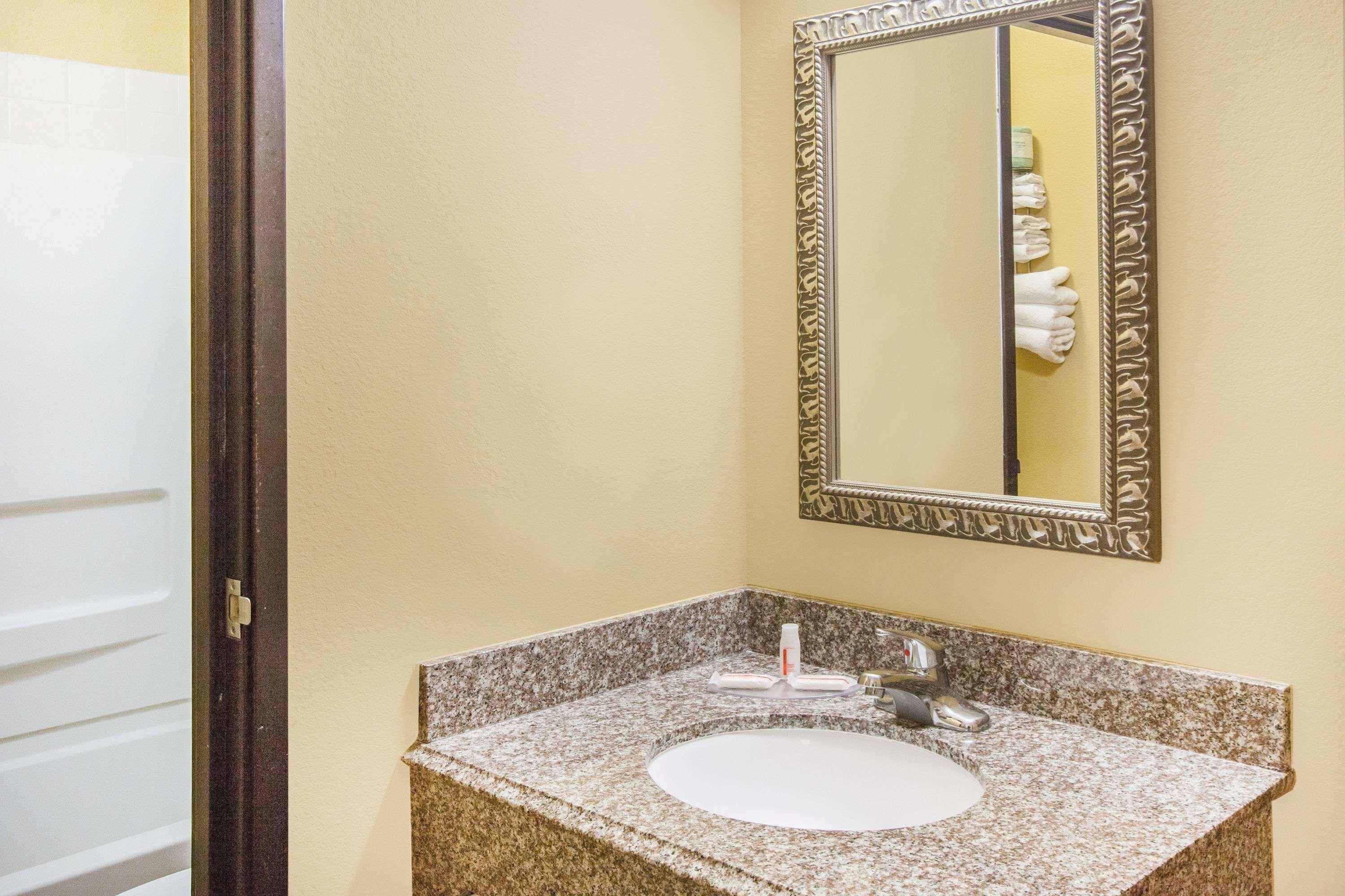 Super 8 By Wyndham Van Buren/Ft. Smith Area Extérieur photo