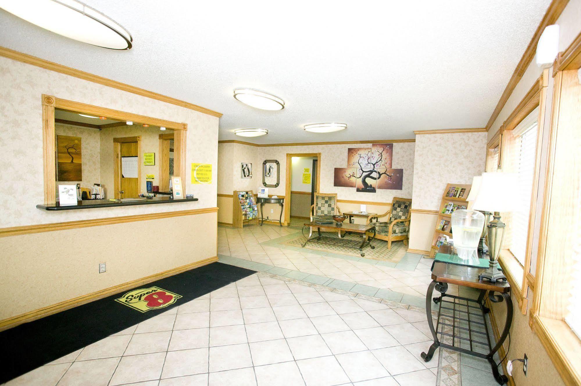 Super 8 By Wyndham Van Buren/Ft. Smith Area Intérieur photo